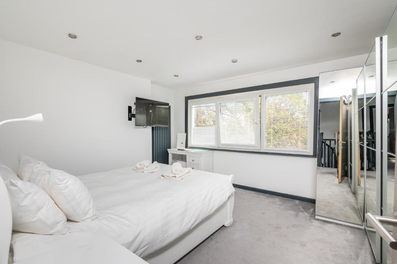 Modern Duplex Apt With 75 Inch Tv I Pass The Keys York Exteriör bild